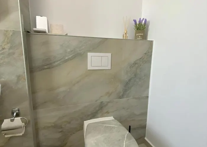 Elegant Retreat Apartment *